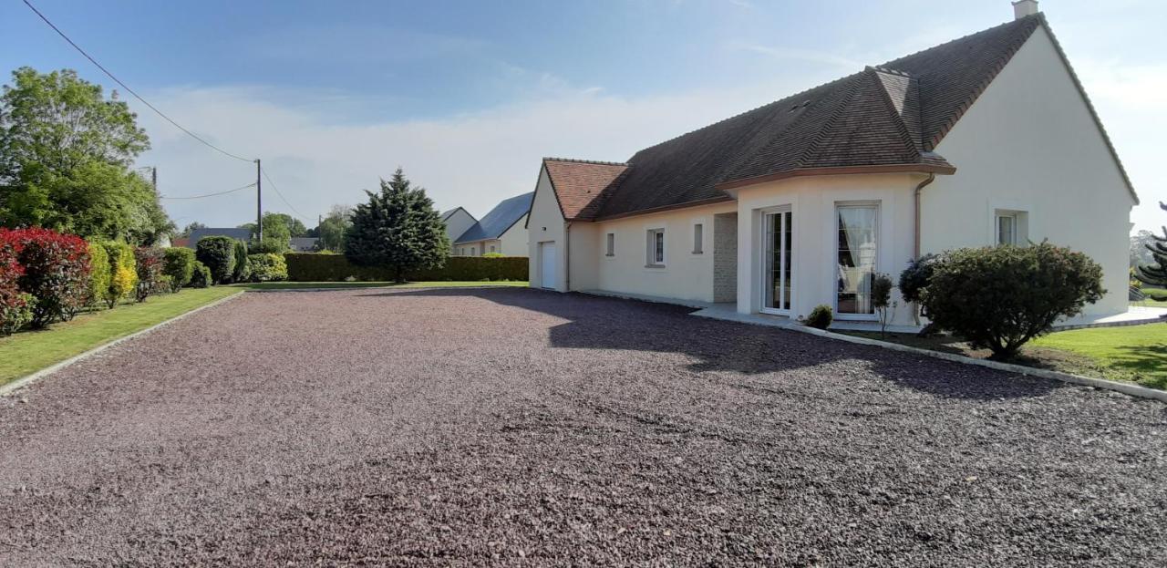 Gite "Au P'Tit Tourois" De Plain-Pied Tout Confort Avec Veranda Proche D'Omaha Beach Et De Bayeux Accueillant Les Animaux ภายนอก รูปภาพ
