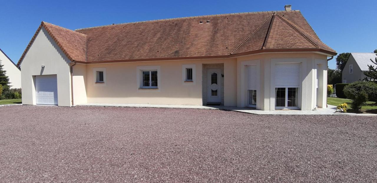 Gite "Au P'Tit Tourois" De Plain-Pied Tout Confort Avec Veranda Proche D'Omaha Beach Et De Bayeux Accueillant Les Animaux ภายนอก รูปภาพ
